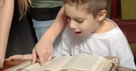 19 versículos fáceis da Bíblia para as crianças memorizarem