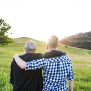 A Parábola do Filho Pródigo: Significado e 6 lições de redenção e amor